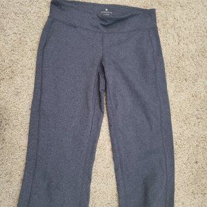 Athleta gray capri wide leg pants, size small, EUC